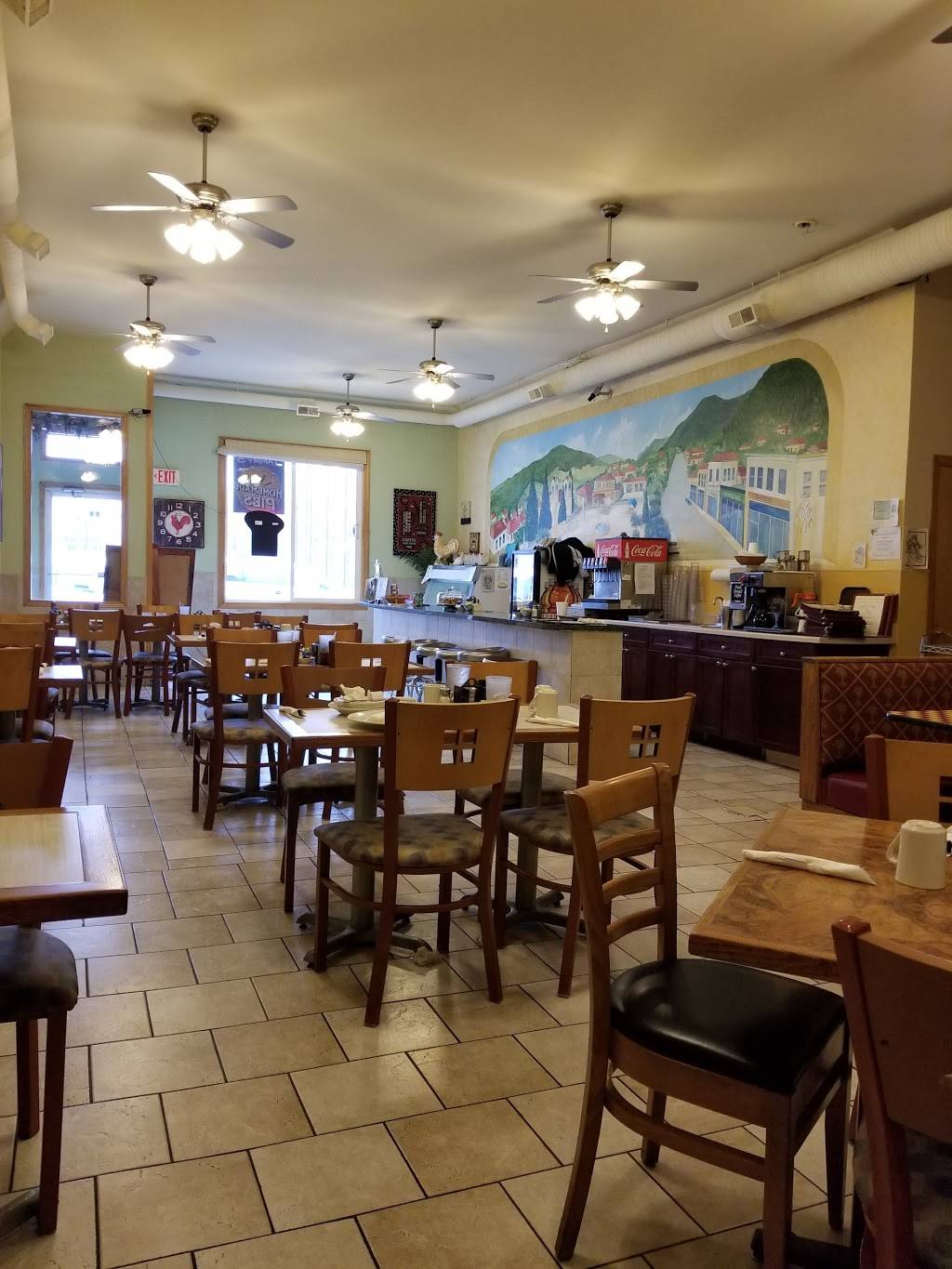 Joe & Tammys Family Restaurant | restaurant | 69 N Ayer St, Harvard, IL 60033, USA | 8159432002 OR +1 815-943-2002