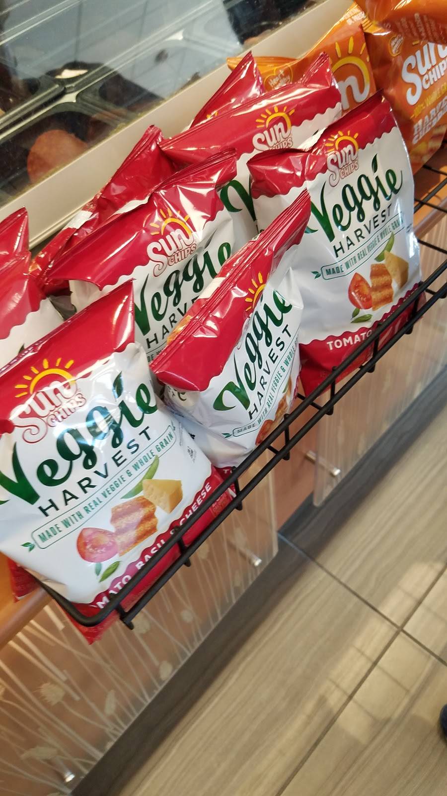 Subway | meal takeaway | 8801 Johnson Dr, Merriam, KS 66102, USA | 9137227827 OR +1 913-722-7827