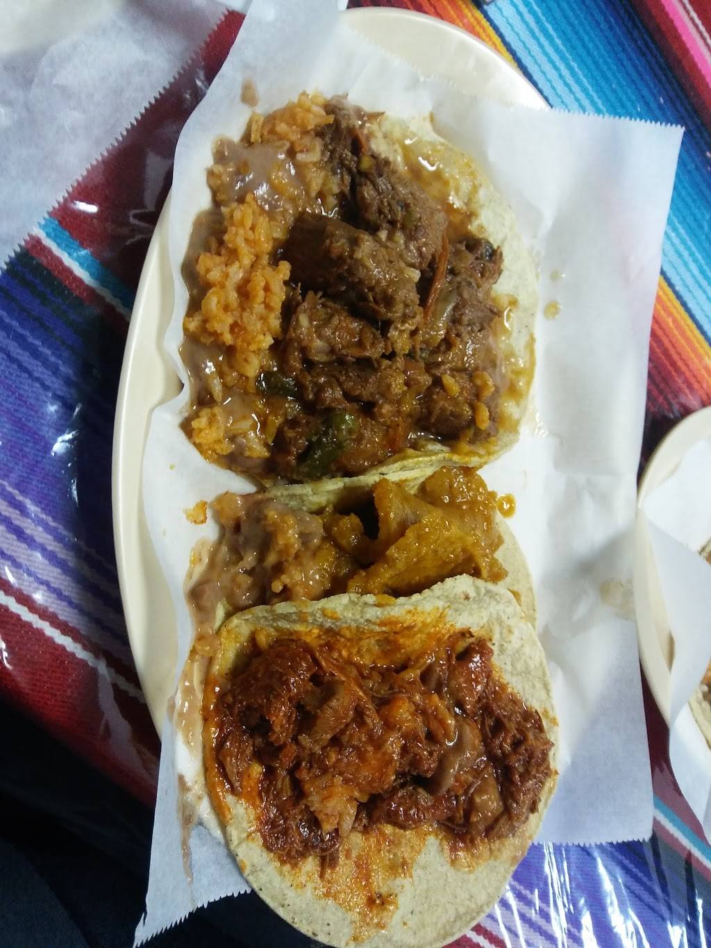 Victor Bueno | restaurant | 2057 W Cermak Rd, Chicago, IL 60608, USA | 7733765109 OR +1 773-376-5109