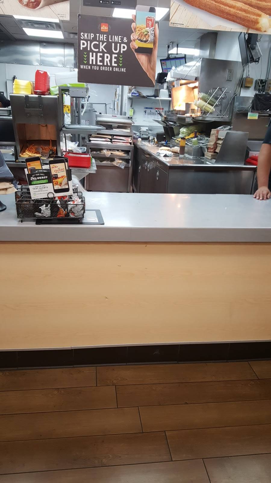 Del Taco | meal takeaway | 1801 W Charleston Blvd, Las Vegas, NV 89102, USA | 7023840264 OR +1 702-384-0264