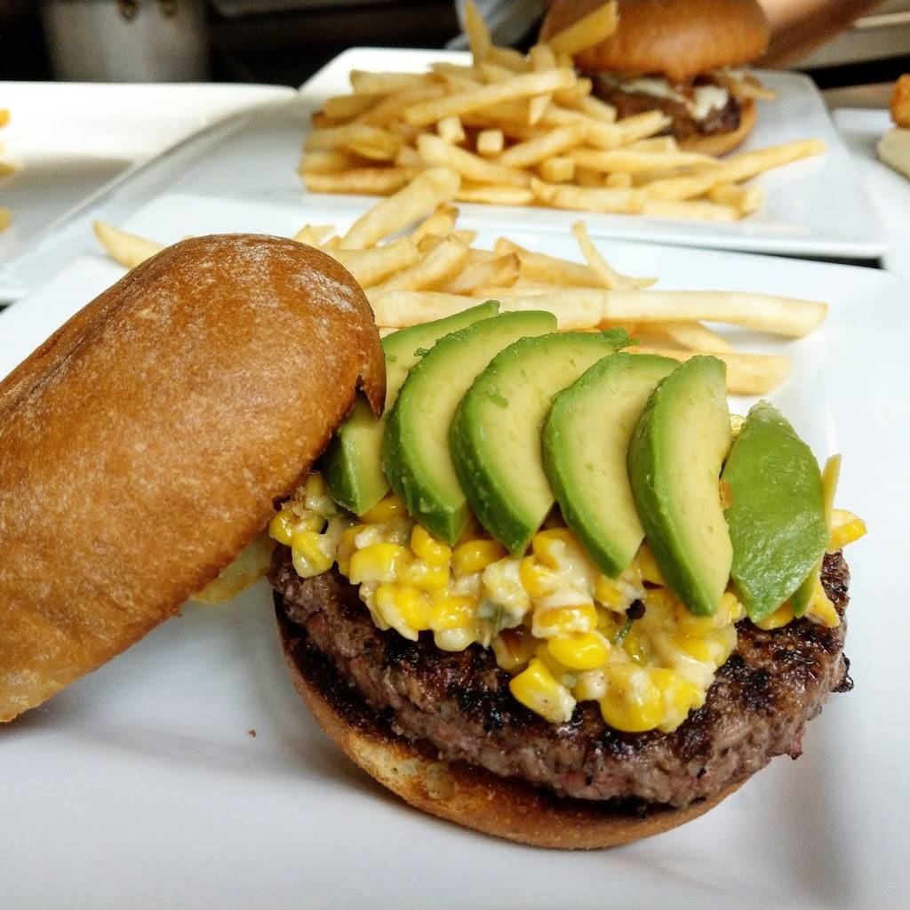 Beechies Place | restaurant | 400 West Pike Street, Meadowlands, PA 15347, USA | 7242227079 OR +1 724-222-7079