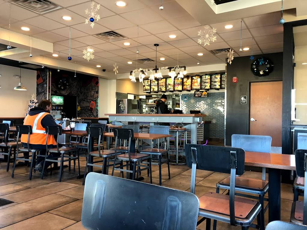 Taco Bell | meal takeaway | 6049 W 95th St, Oak Lawn, IL 60453, USA | 7084223433 OR +1 708-422-3433
