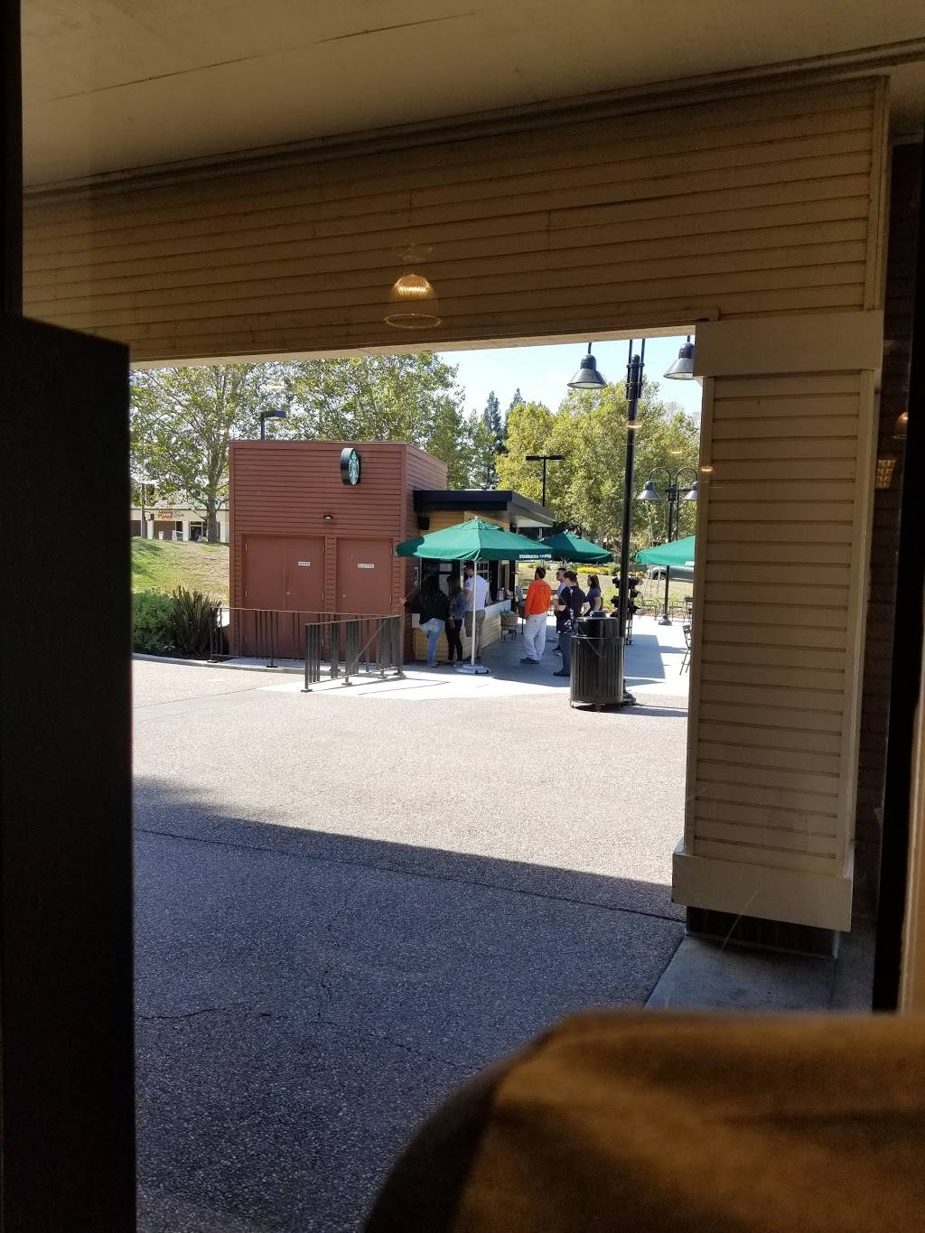 Starbucks | cafe | 390 Nut Tree Road KI 01, Vacaville, CA 95687, USA | 7074496474 OR +1 707-449-6474