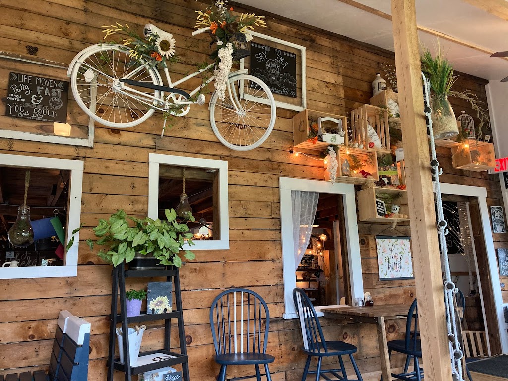 Peace, Love & Waffles | restaurant | 1282 Bangor Rd, Dover-Foxcroft, ME 04426, United States | 2075647700 OR +1 207-564-7700