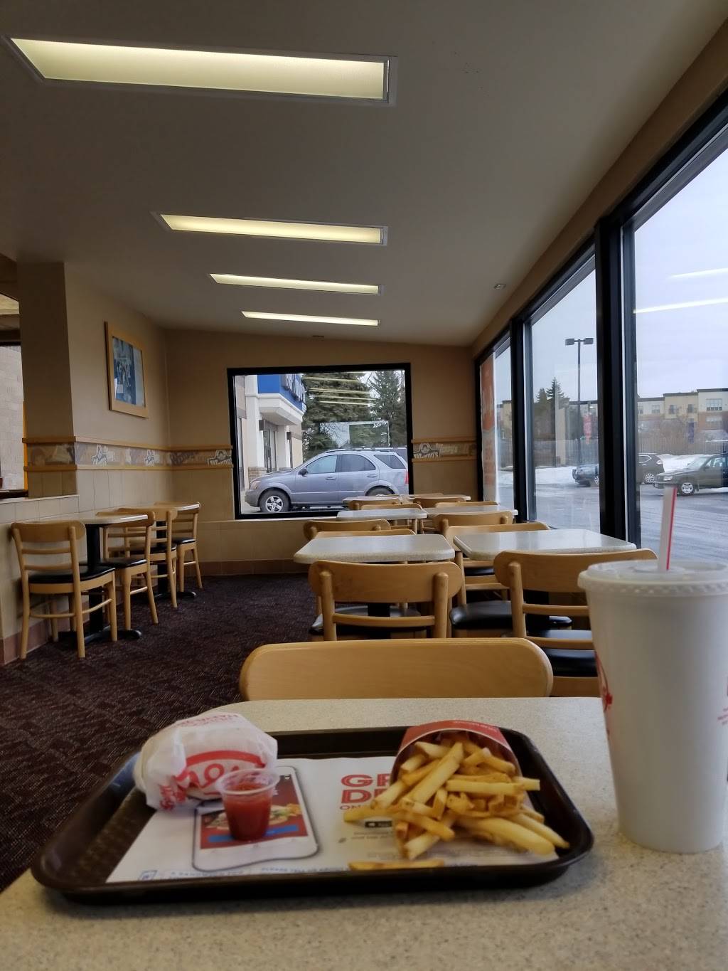 Wendys | restaurant | 12950 Wayzata Blvd, Minnetonka, MN 55305, USA | 9529227007 OR +1 952-922-7007
