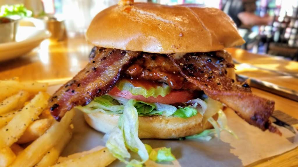 Twin Peaks Buckhead | restaurant | 3365 Piedmont Rd NE, Atlanta, GA 30305, USA | 4049618946 OR +1 404-961-8946