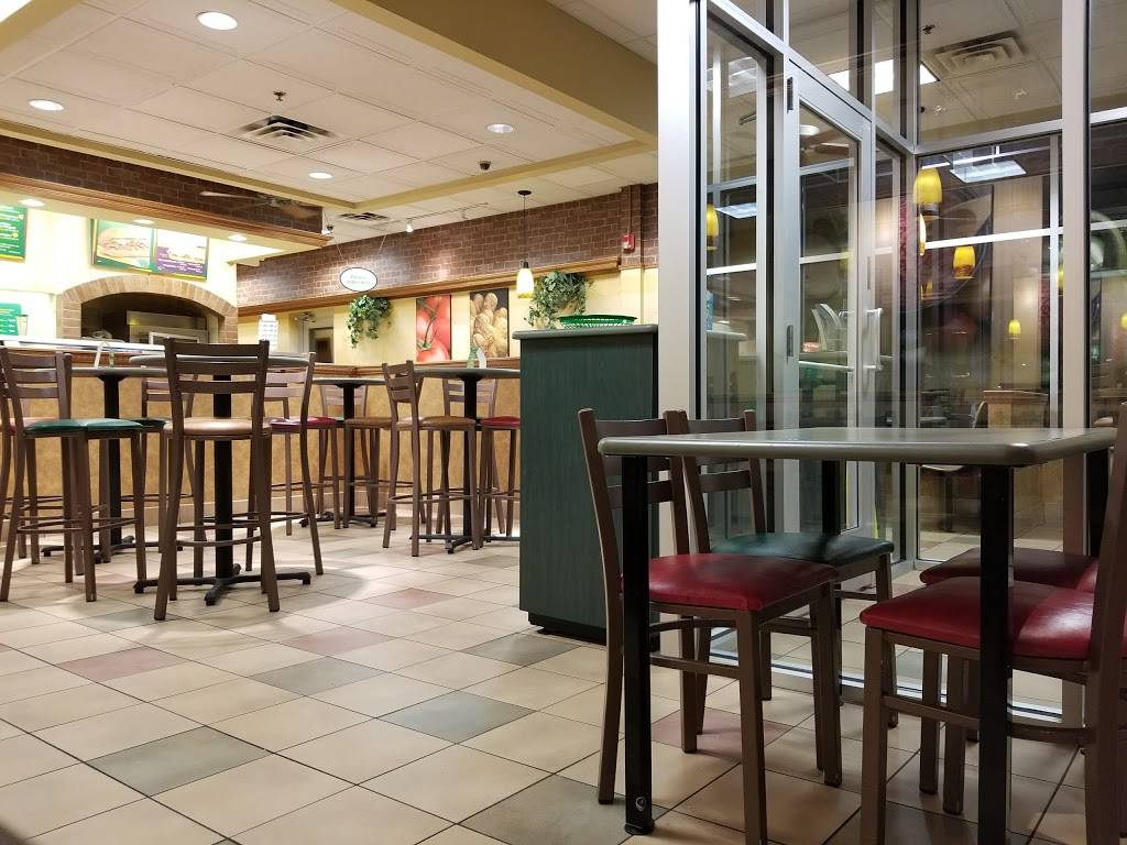 Subway | restaurant | 2740 Main St NW, Coon Rapids, MN 55448, USA | 7637672762 OR +1 763-767-2762