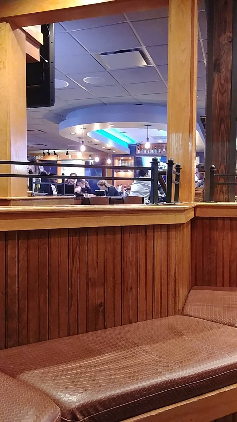 Applebees Grill + Bar | restaurant | 3730 Village Dr, Lincoln, NE 68516, USA | 4024201182 OR +1 402-420-1182