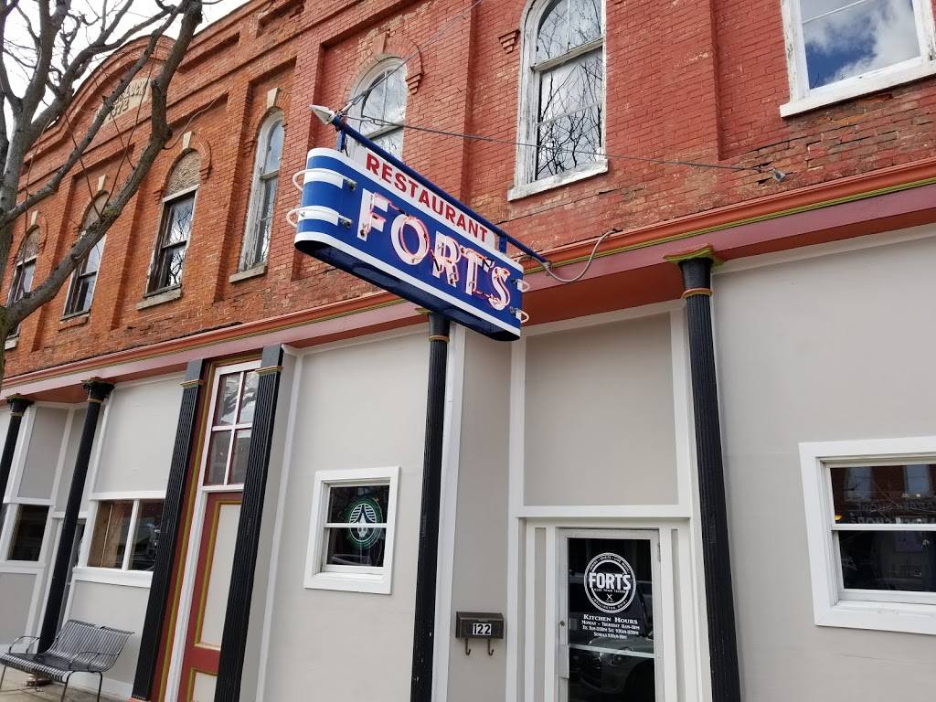 Forts Old Town Tavern | restaurant | 122 W Herrick Ave, Wellington, OH 44090, USA | 4406473520 OR +1 440-647-3520