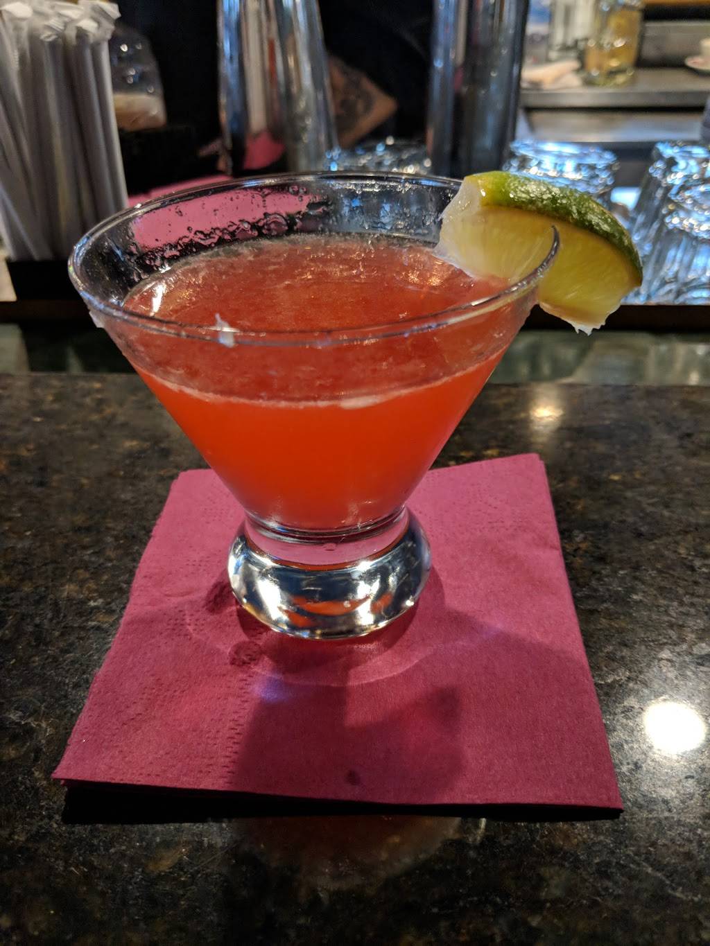 Mickeys Restaurant & Bar | restaurant | 2323 Whitney Ave, Hamden, CT 06518, USA | 2032884700 OR +1 203-288-4700