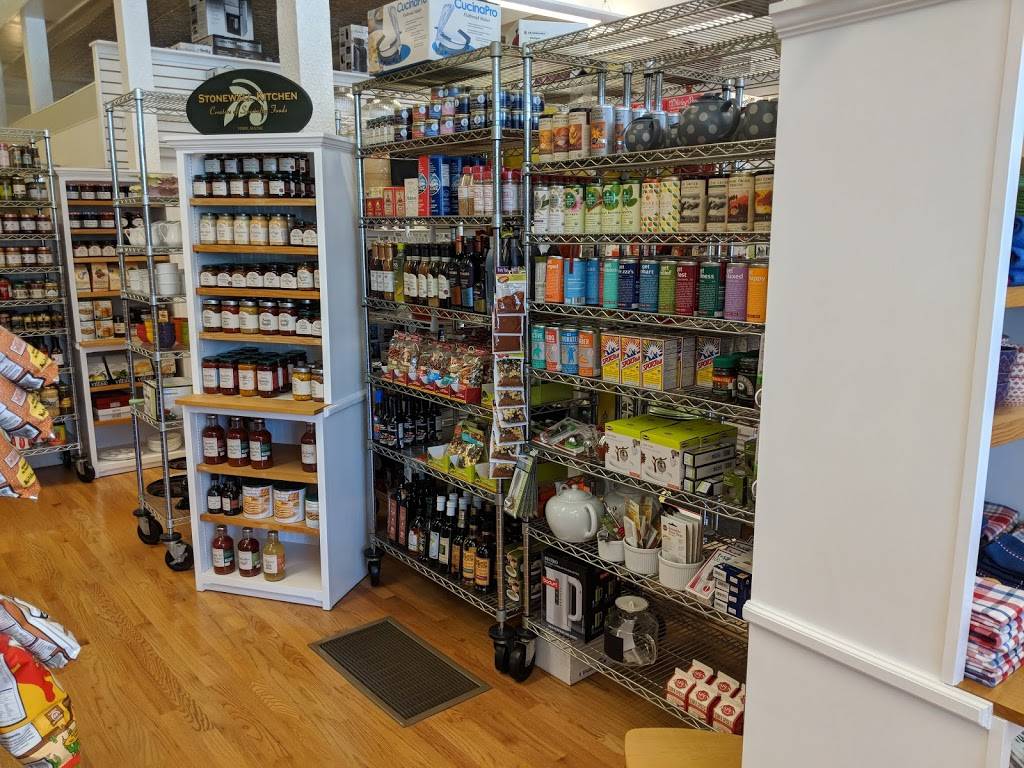 Marys Kitchen Port | restaurant | 539 W Front St, Traverse City, MI 49684, USA | 2319410525 OR +1 231-941-0525