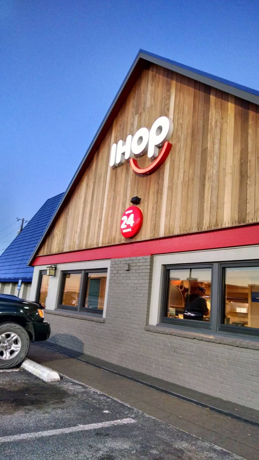 IHOP | restaurant | 1626 W Mockingbird Ln, Dallas, TX 75235, USA | 2146340200 OR +1 214-634-0200