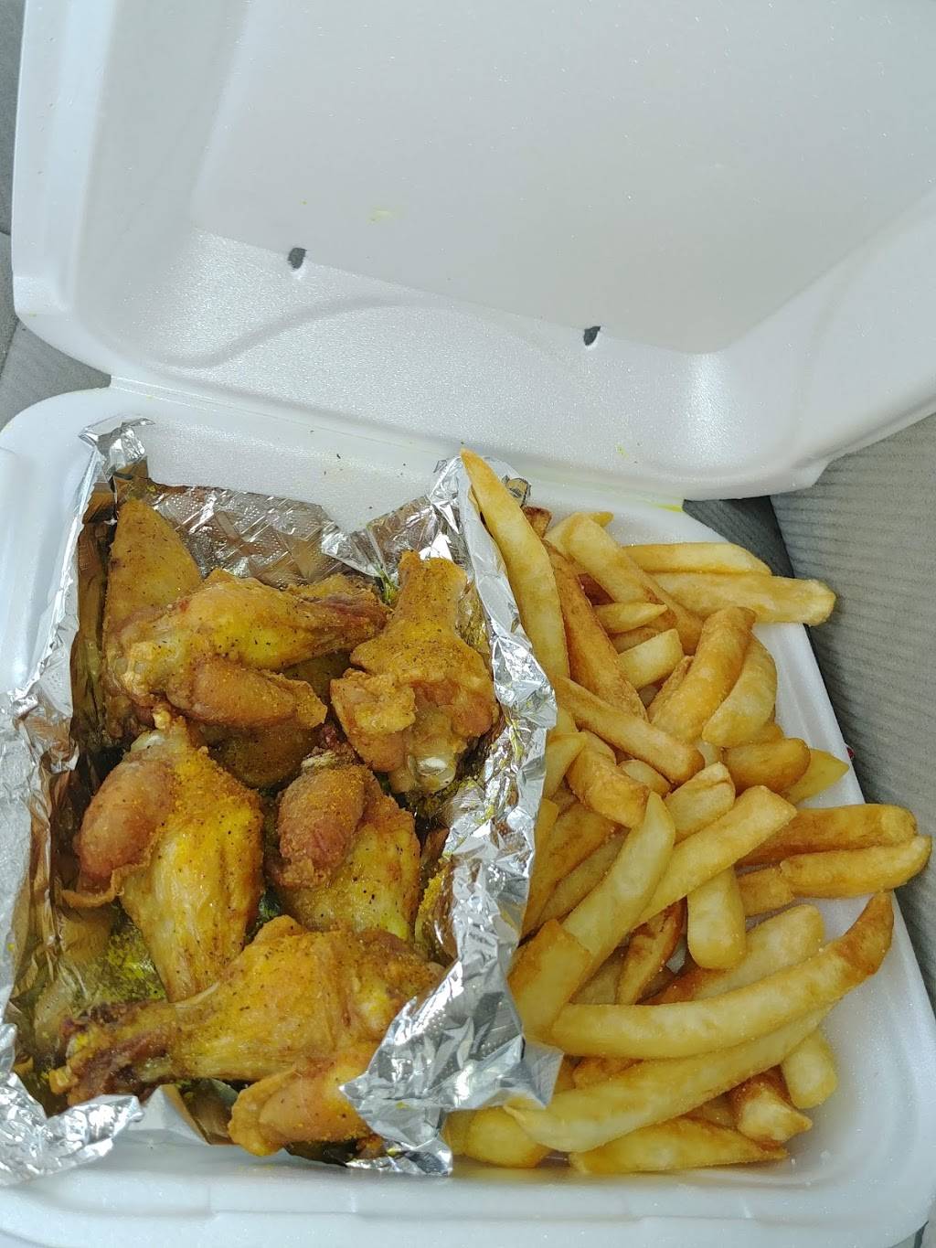 Wing It | restaurant | 2704 S Elm-Eugene St, Greensboro, NC 27406, USA | 3368971447 OR +1 336-897-1447