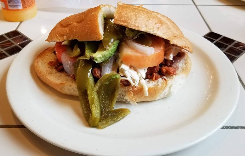 El Pueblito | restaurant | 1027 Dillerville Rd, Lancaster, PA 17603, USA | 7173939411 OR +1 717-393-9411