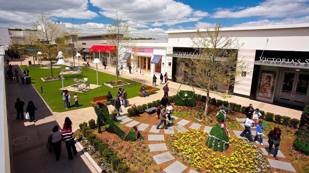 Cross County Shopping | shopping mall | 8000 Mall Walk, Yonkers, NY 10704, USA | 9149689570 OR +1 914-968-9570