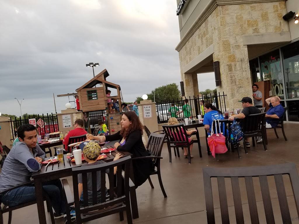 Center Court Pizza & Brew | restaurant | 20711 Wilderness Oak #113, San Antonio, TX 78258, USA | 2104975152 OR +1 210-497-5152