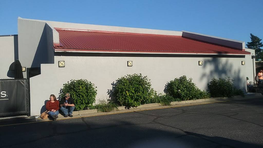 Coachs Bar and Grill | restaurant | 2528 W Glenlord Rd, Stevensville, MI 49127, USA | 2694292600 OR +1 269-429-2600