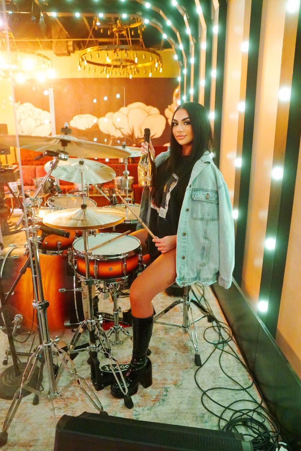 Almost Famous | restaurant | 7419 E Indian Plaza A, Scottsdale, AZ 85251, USA | 4802329182 OR +1 480-232-9182