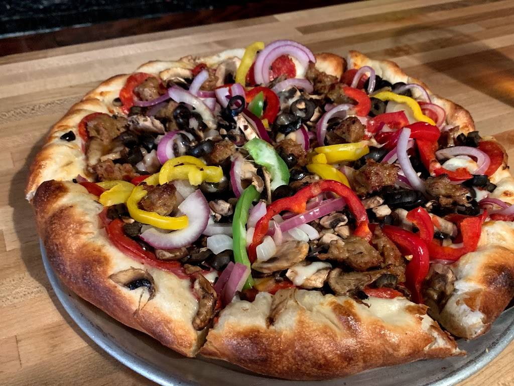 Blind Onion Pizza & Pub | restaurant | 3345 NE Broadway St, Portland, OR 97232, USA | 5032842825 OR +1 503-284-2825