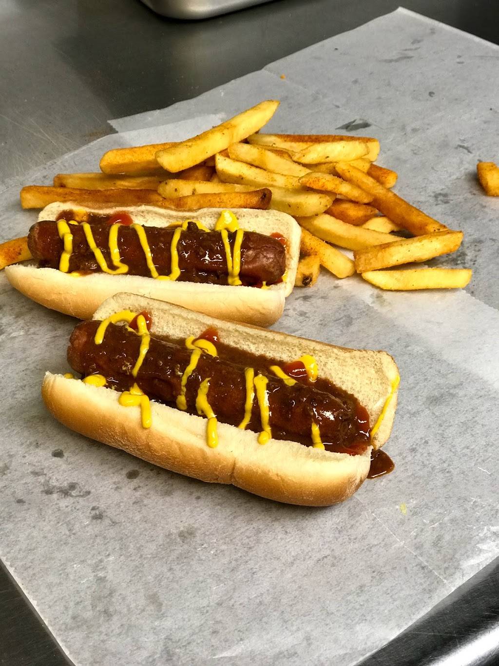 Chicken Shack | restaurant | 425 Hooker Rd Unit #104, Greenville, NC 27834, USA | 2526895978 OR +1 252-689-5978