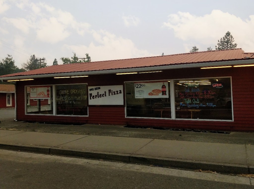 Perfect Pizza Plus | restaurant | 212 Redwood Hwy, Cave Junction, OR 97523, USA | 5415922220 OR +1 541-592-2220