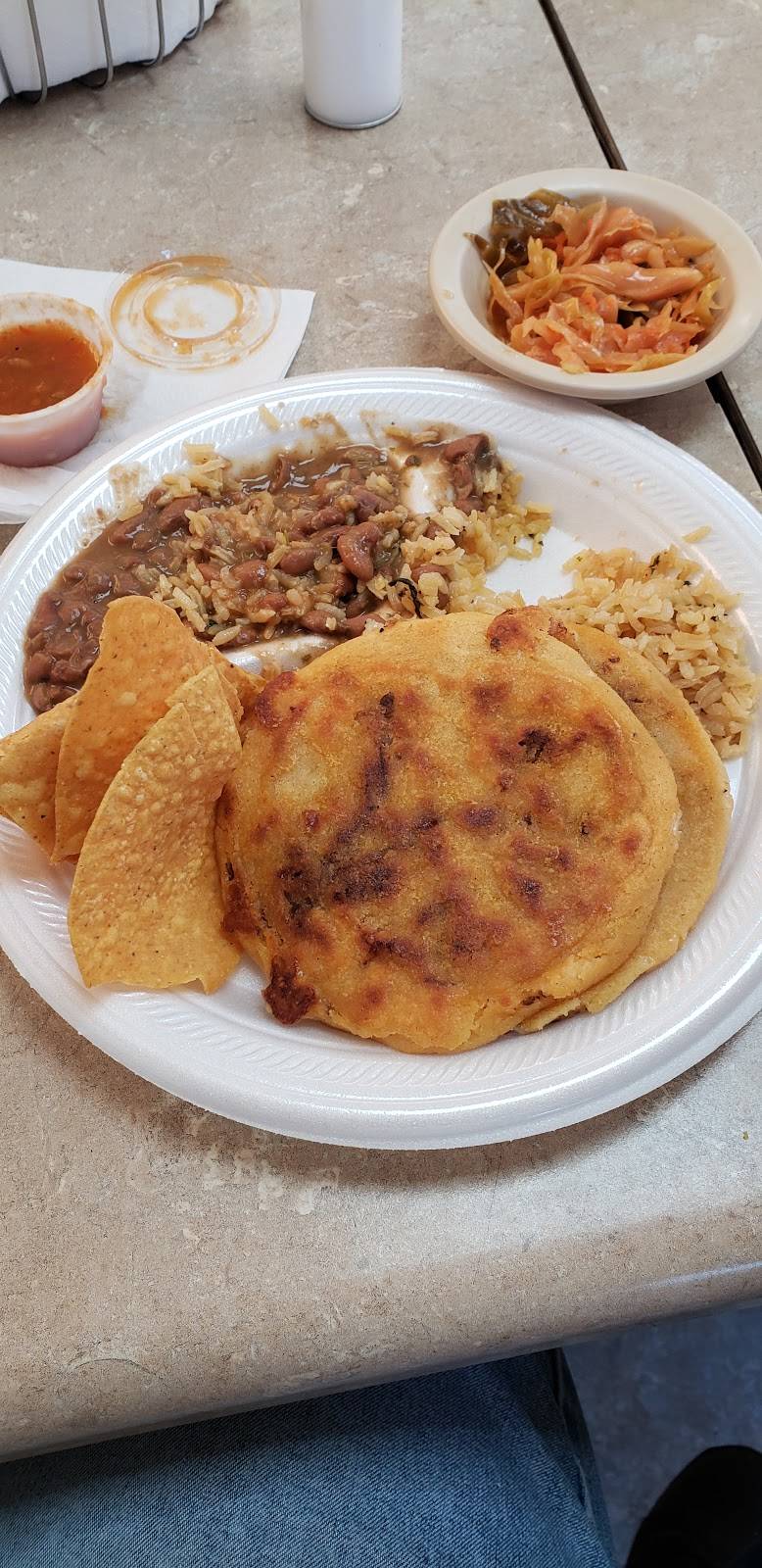 La Luna Pupusas Tacos Burritos | restaurant | Berryville, AR 72616, USA | 8703500342 OR +1 870-350-0342