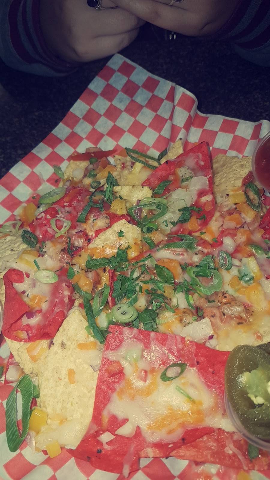 Ellens Bar & Grill | night club | 190 Bovaird Dr W, Brampton, ON L7A 1A2, Canada | 2897523166 OR +1 289-752-3166