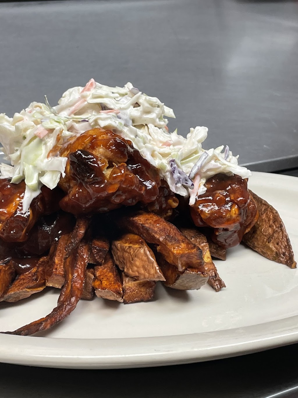 The Burbon Kitchen | restaurant | 5943 N Northwest Hwy, Chicago, IL 60631, USA | 3122102129 OR +1 312-210-2129