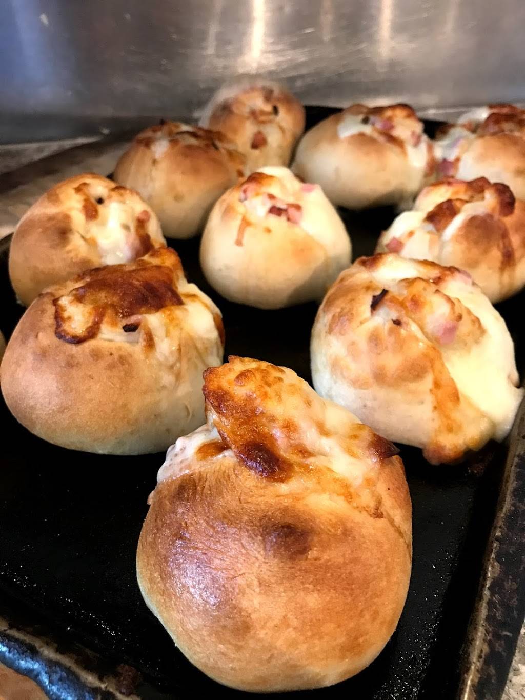 Ginos Pizza | meal delivery | 8635 Broadway, Queens, NY 11373, USA | 7186728515 OR +1 718-672-8515