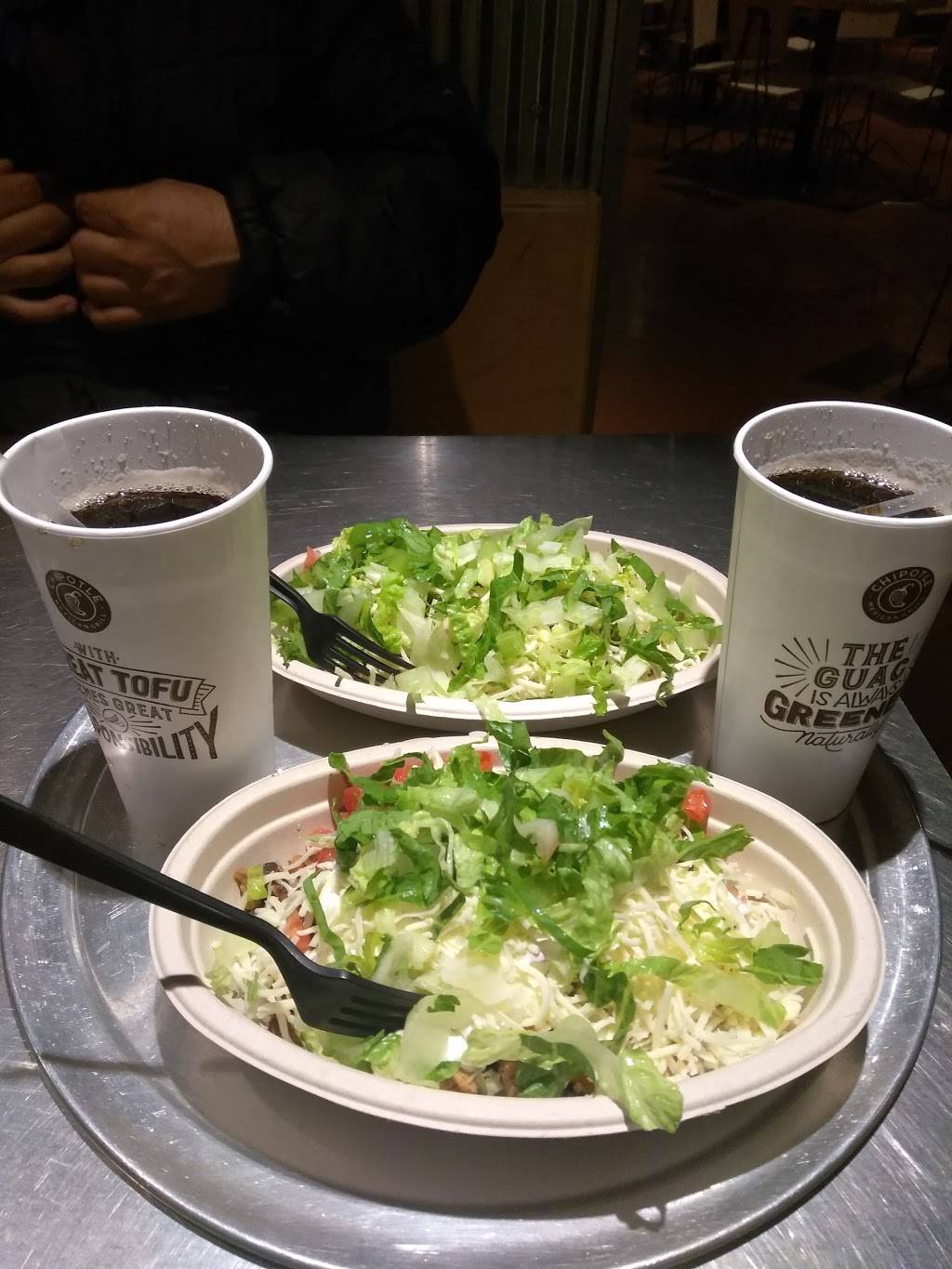 Chipotle Mexican Grill | restaurant | 751 S Perryville Rd, Rockford, IL 61108, USA | 8153978688 OR +1 815-397-8688