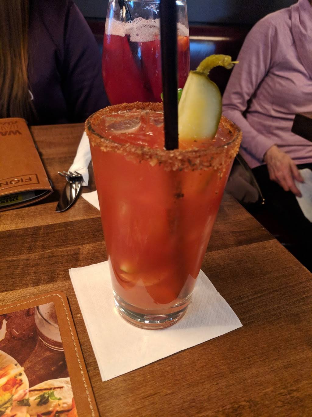 Fionn MacCools | meal takeaway | 547 Cundles Rd E, Barrie, ON L4M 0G9, Canada | 7059860150 OR +1 705-986-0150