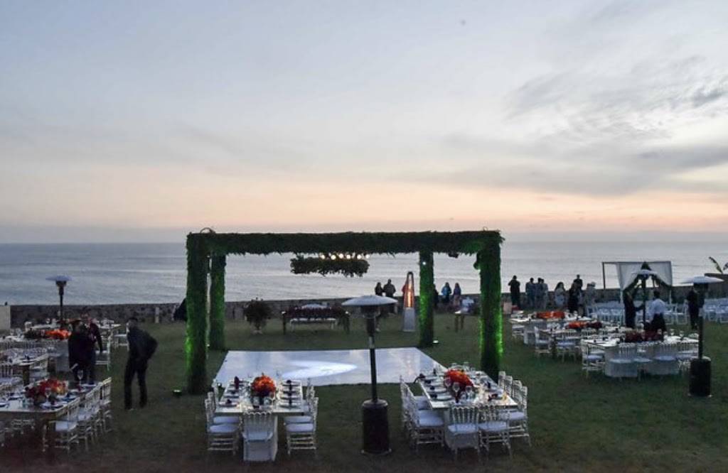 Jardín Social Las Dalias | restaurant | Carr. Libre Tijuana-Rosarito 36, 22710 Rosarito, B.C., Mexico | 016611110193 OR +52 661 111 0193