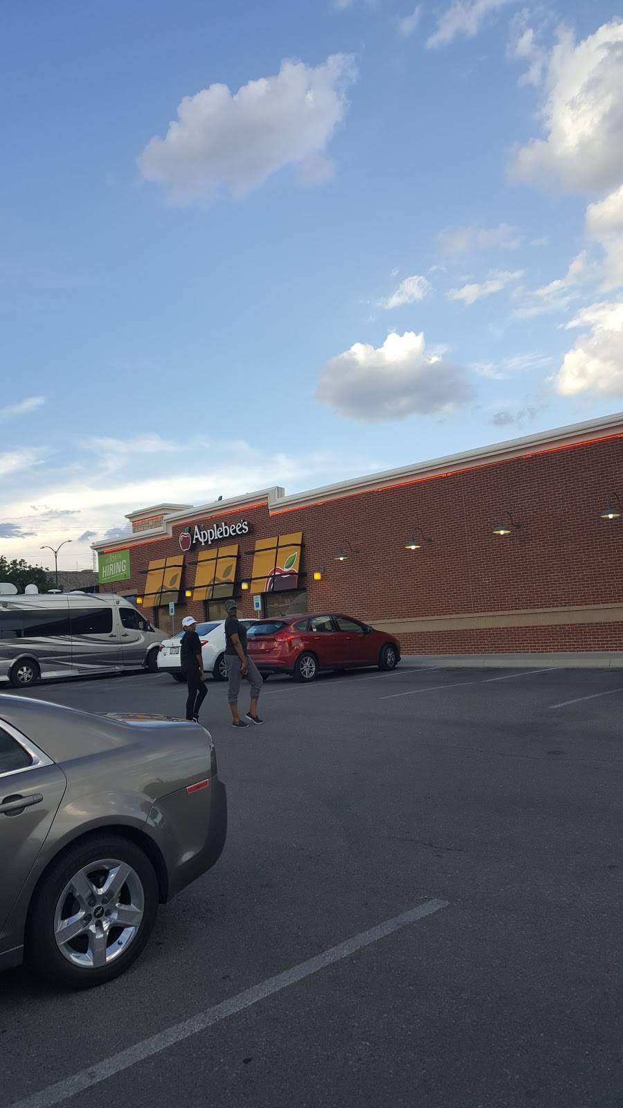 Applebees Grill + Bar | restaurant | 440 E Redd Rd, El Paso, TX 79912, USA | 9155852200 OR +1 915-585-2200