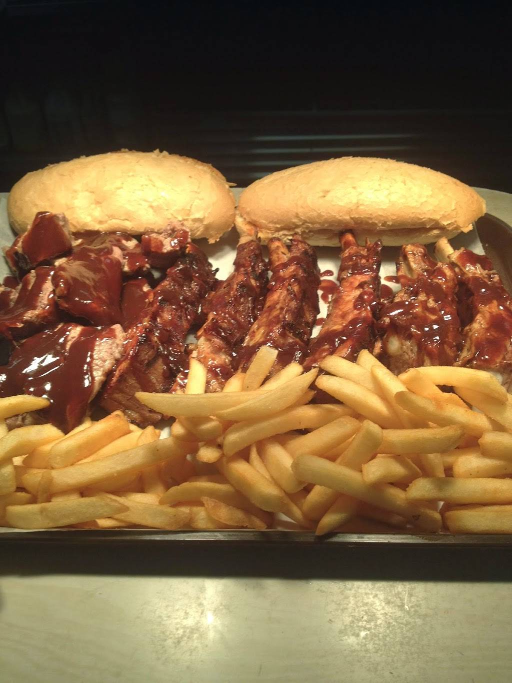 Fat Daddys BBQ | restaurant | 942 Hartnell Ave, Redding, CA 96002, USA | 5302216270 OR +1 530-221-6270