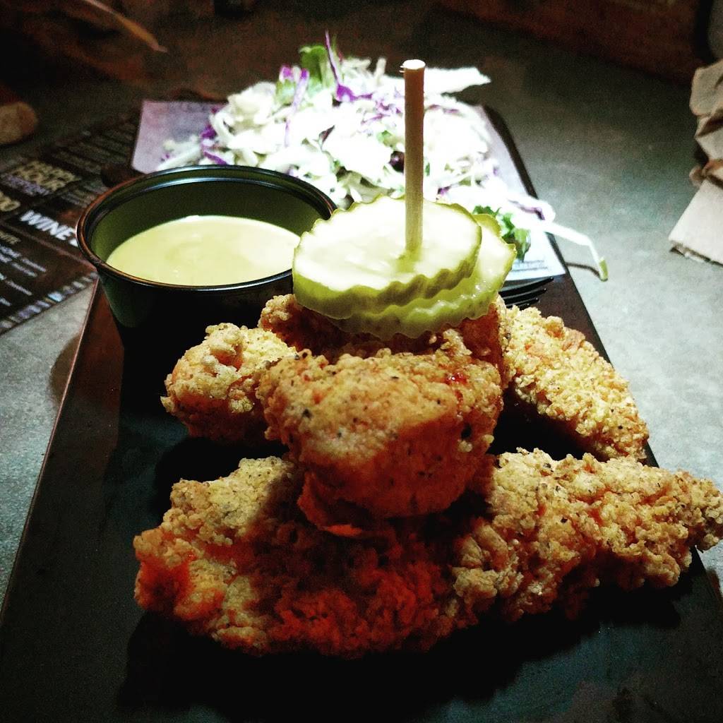 Brewster’s Tavern | restaurant | 1454 Main St, Sarasota, FL 34236, USA | 9413432380 OR +1 941-343-2380