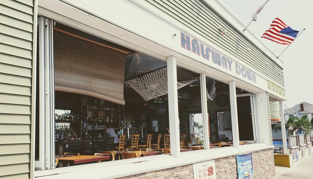 Halfway Down | restaurant | 153 Woodcleft Ave, Freeport, NY 11520, USA | 5166080700 OR +1 516-608-0700