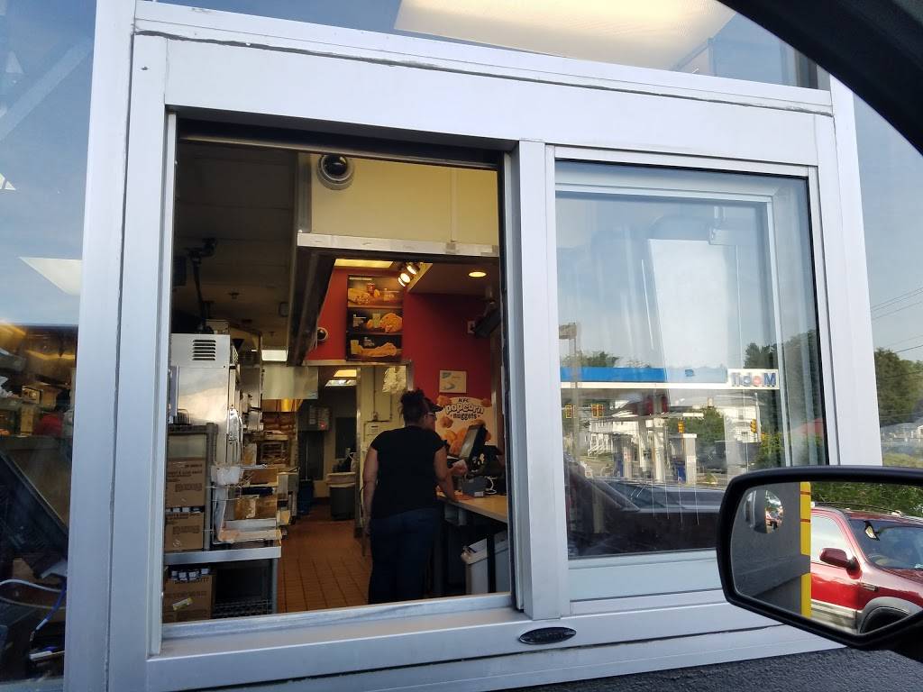 KFC | restaurant | 212 Haverhill St, Methuen, MA 01844, USA | 9786894559 OR +1 978-689-4559