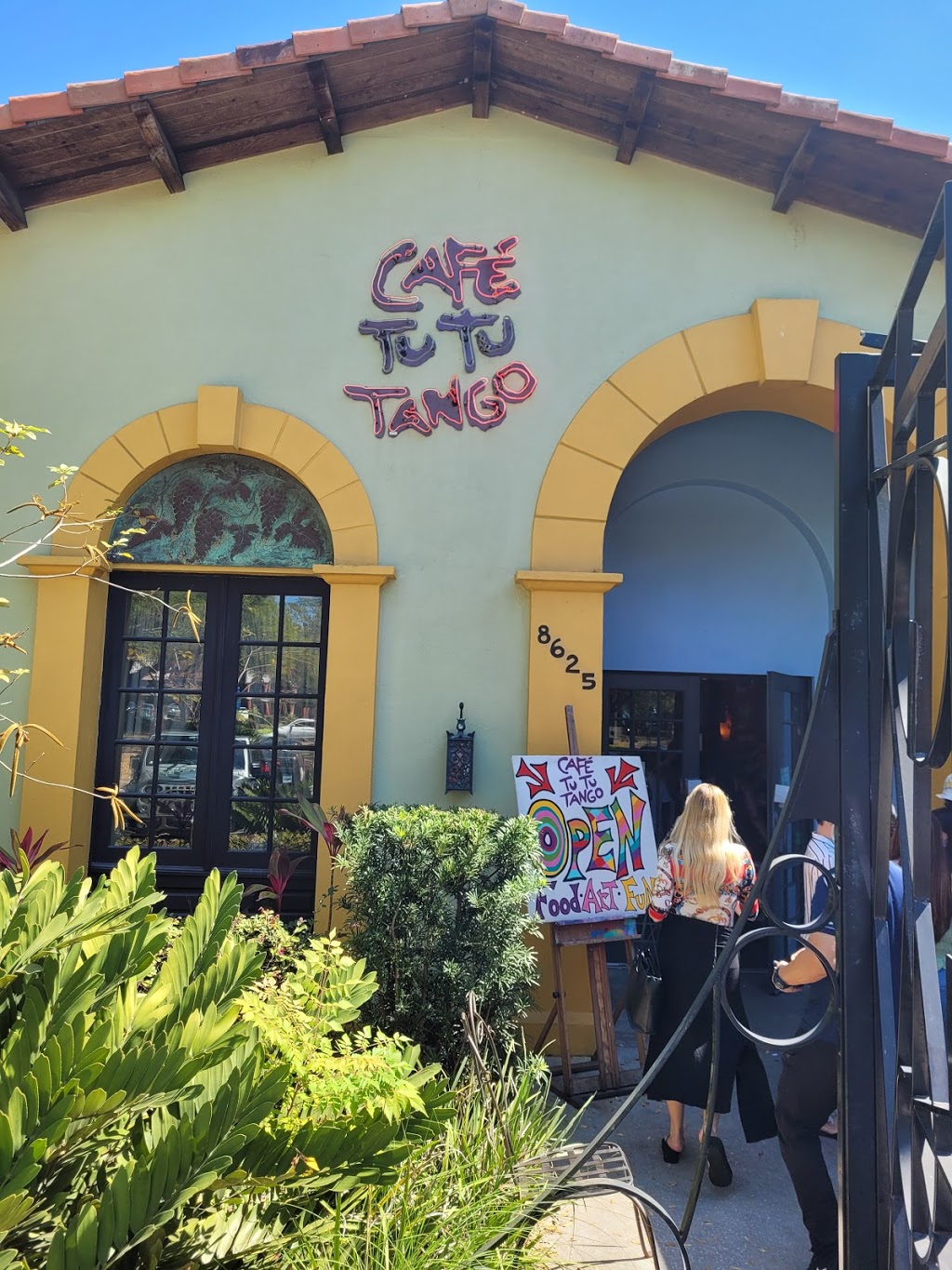 Café Tu Tu Tango | restaurant | 8625 International Dr, Orlando, FL 32819, USA | 4072482222 OR +1 407-248-2222