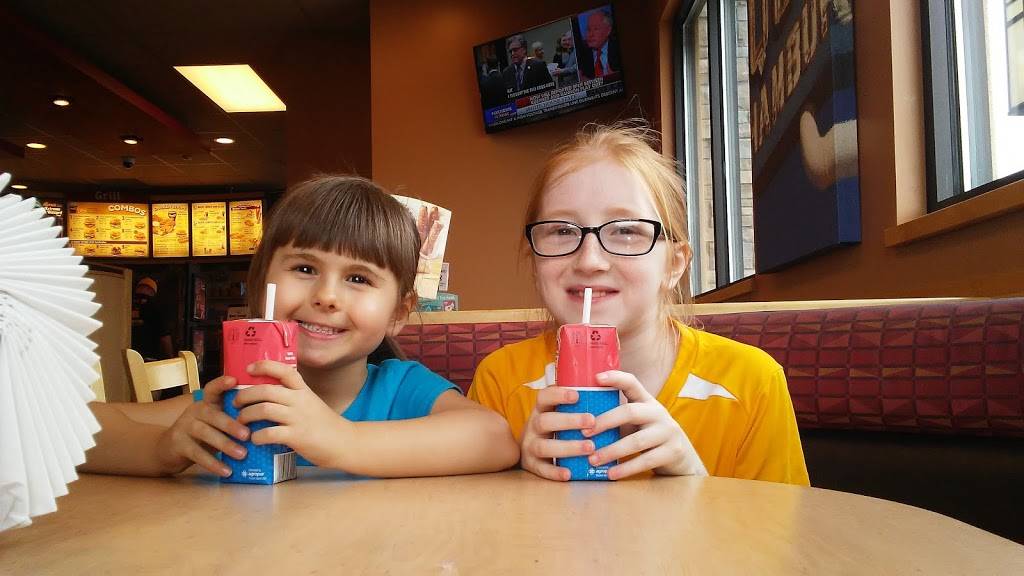 Dairy Queen Grill & Chill | restaurant | 5545 S 16th St, Lincoln, NE 68512, USA | 4024830620 OR +1 402-483-0620