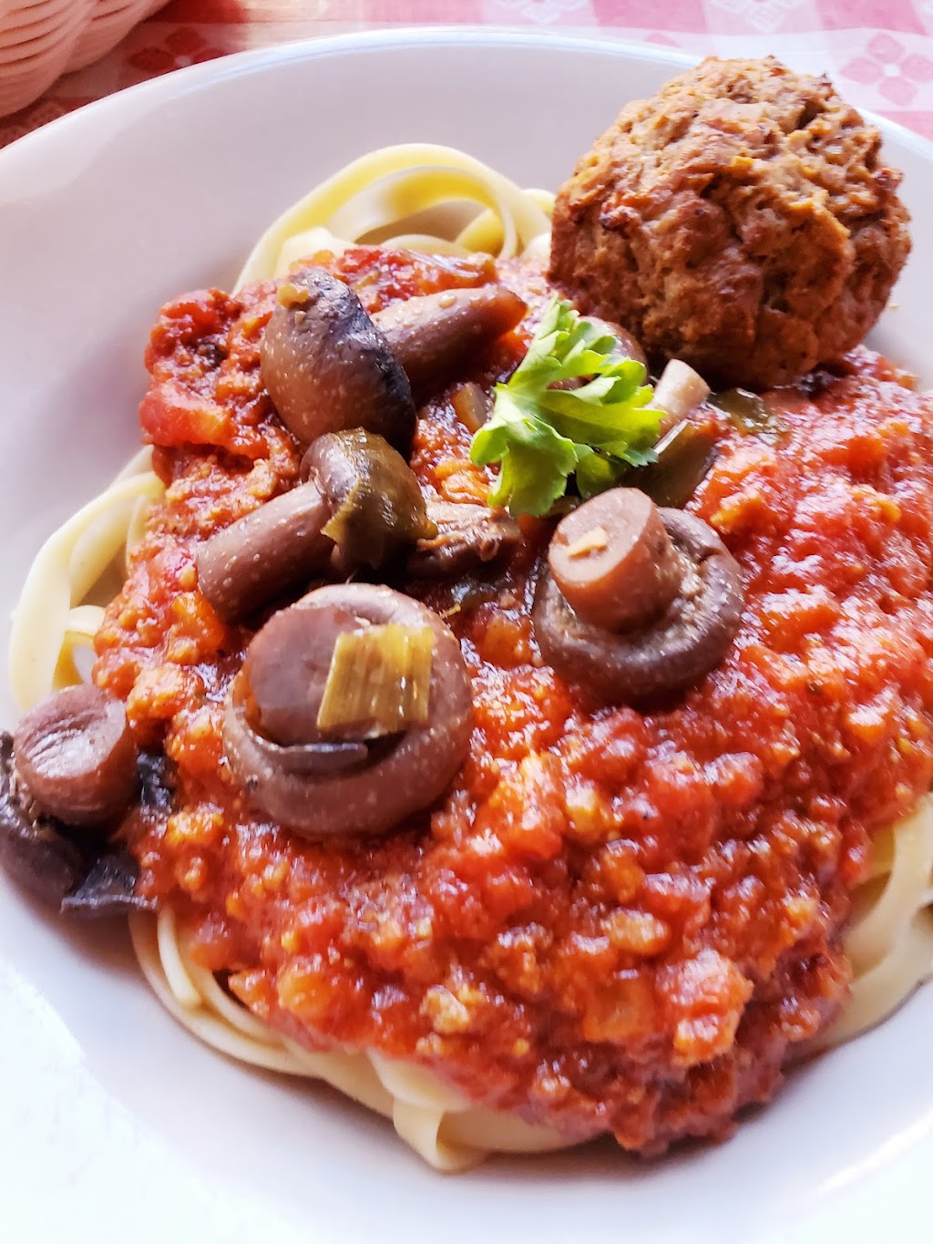 Spaghetti Works | restaurant | 310 Court Ave, Des Moines, IA 50309, USA | 5152432195 OR +1 515-243-2195