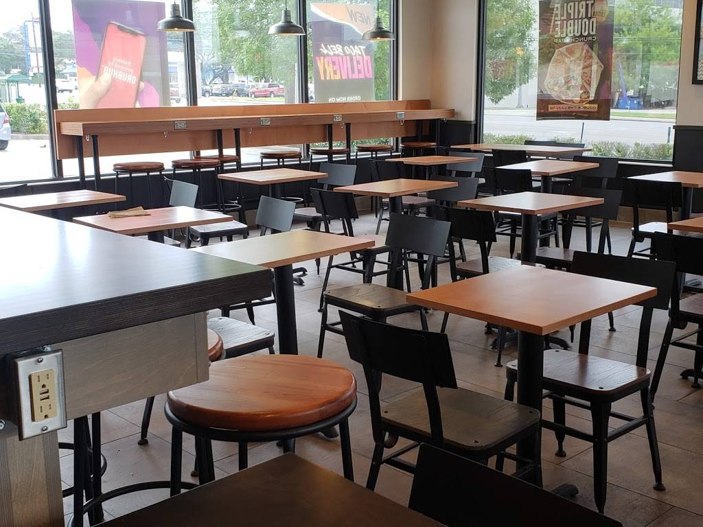 Taco Bell | meal takeaway | 2501 Babcock Rd, San Antonio, TX 78229, USA | 2105269009 OR +1 210-526-9009