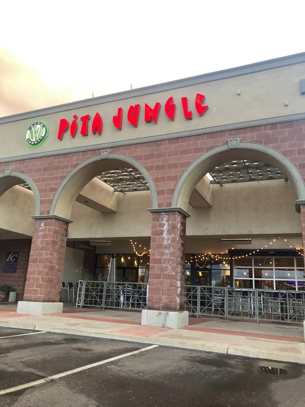 Pita Jungle - Tucson Oracle | restaurant | 7090 N Oracle Rd #128, Tucson, AZ 85704, USA | 5207977482 OR +1 520-797-7482