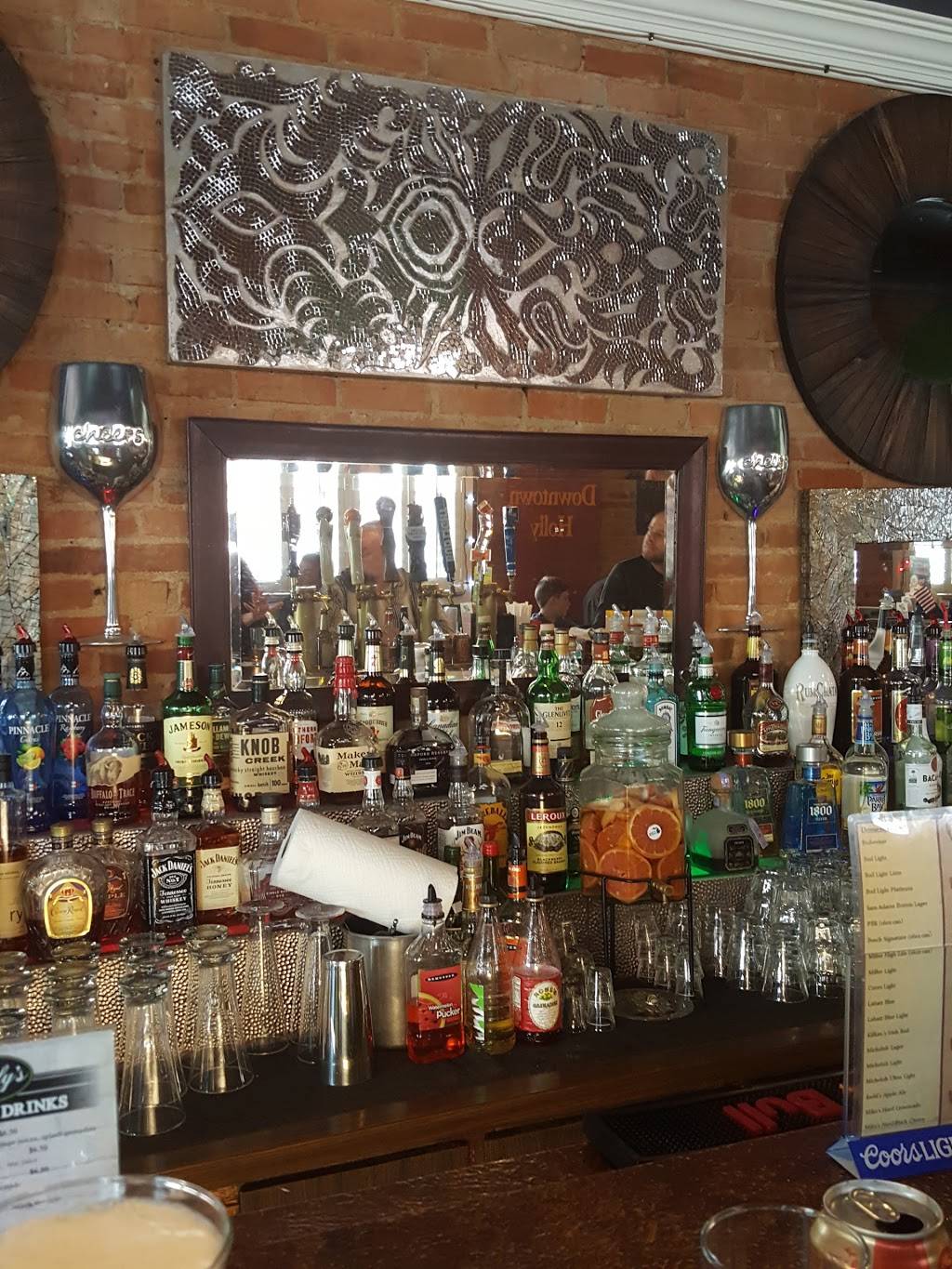 Andys Place | restaurant | 208 S Broad St, Holly, MI 48442, USA | 2483825020 OR +1 248-382-5020