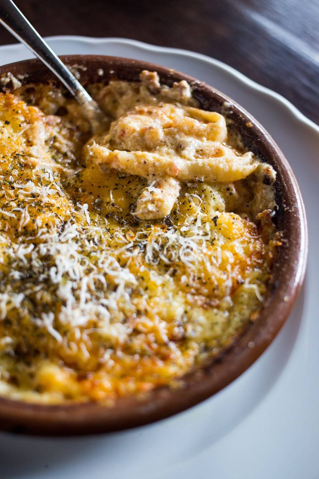 Helen in the Heights | restaurant | 1111 Studewood St #B, Houston, TX 77008, USA | 8325827146 OR +1 832-582-7146