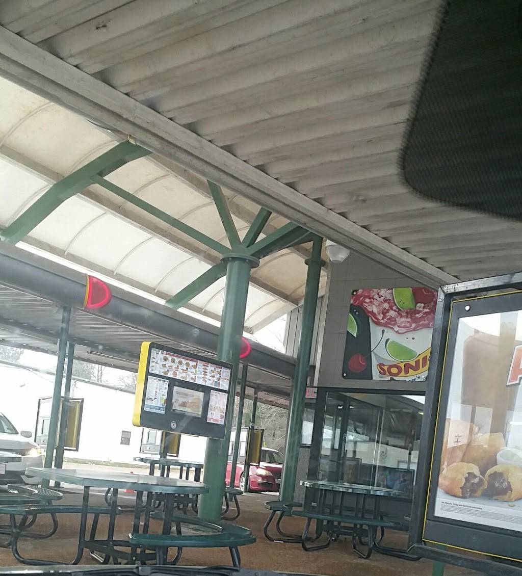 Sonic Drive-In | restaurant | Hwy 32 W, Bruce, MS 38915, USA | 6629834353 OR +1 662-983-4353