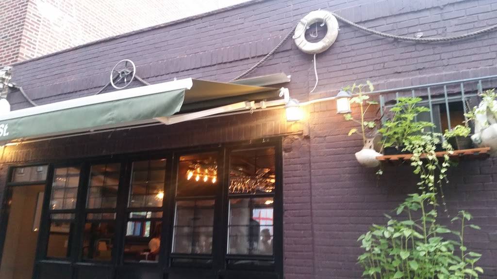 Off the Hook | restaurant | 28-08 34th St, Astoria, NY 11103, USA | 7187212112 OR +1 718-721-2112