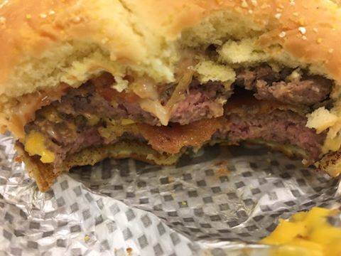 Checkers | restaurant | 2860 E Paris Ave SE, Kentwood, MI 49512, USA | 6169759191 OR +1 616-975-9191