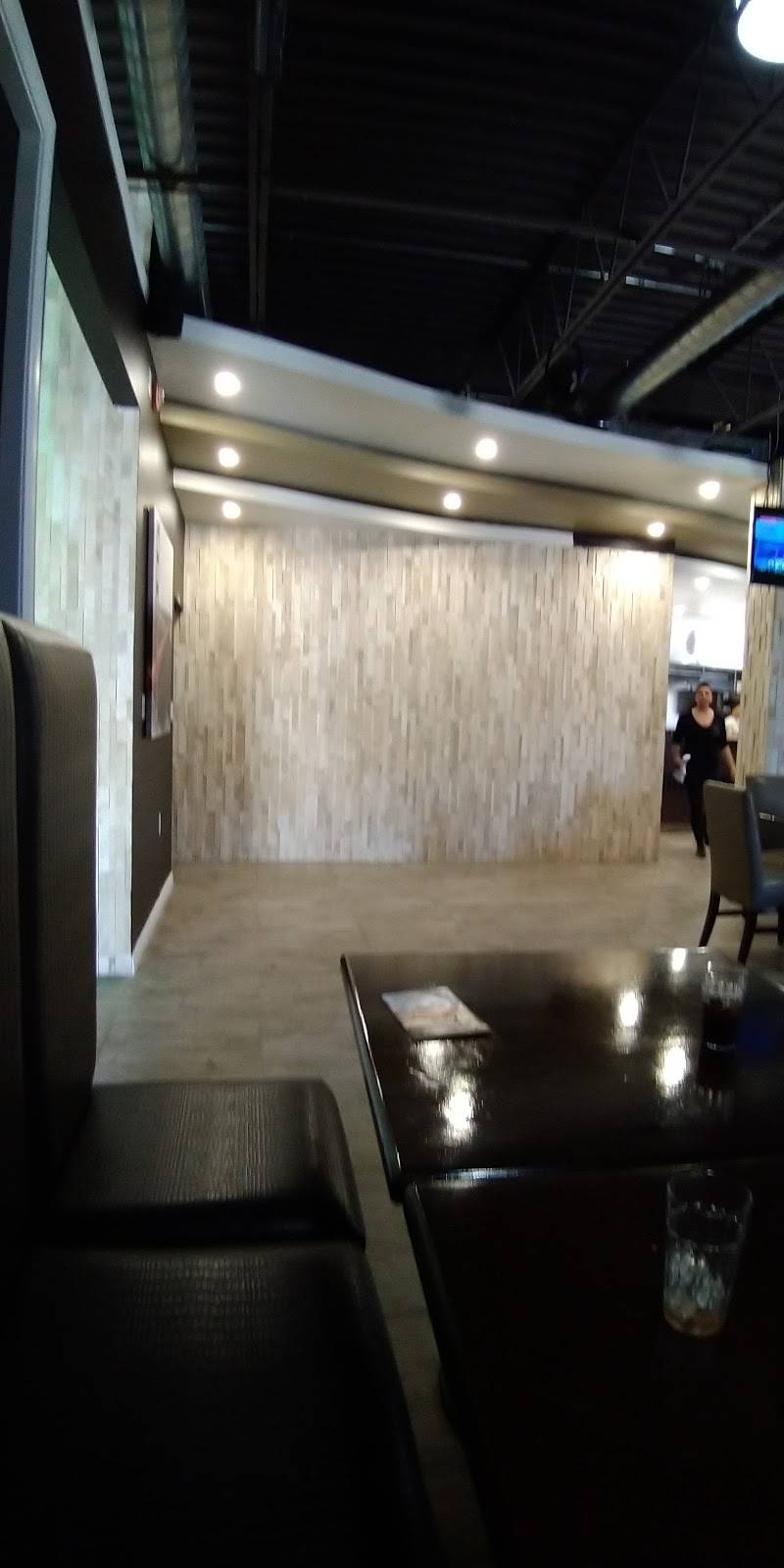 T.JS Bar & Grill | restaurant | 13 Nelson St, Leamington, ON N8H 1G6, Canada | 5193988744 OR +1 519-398-8744