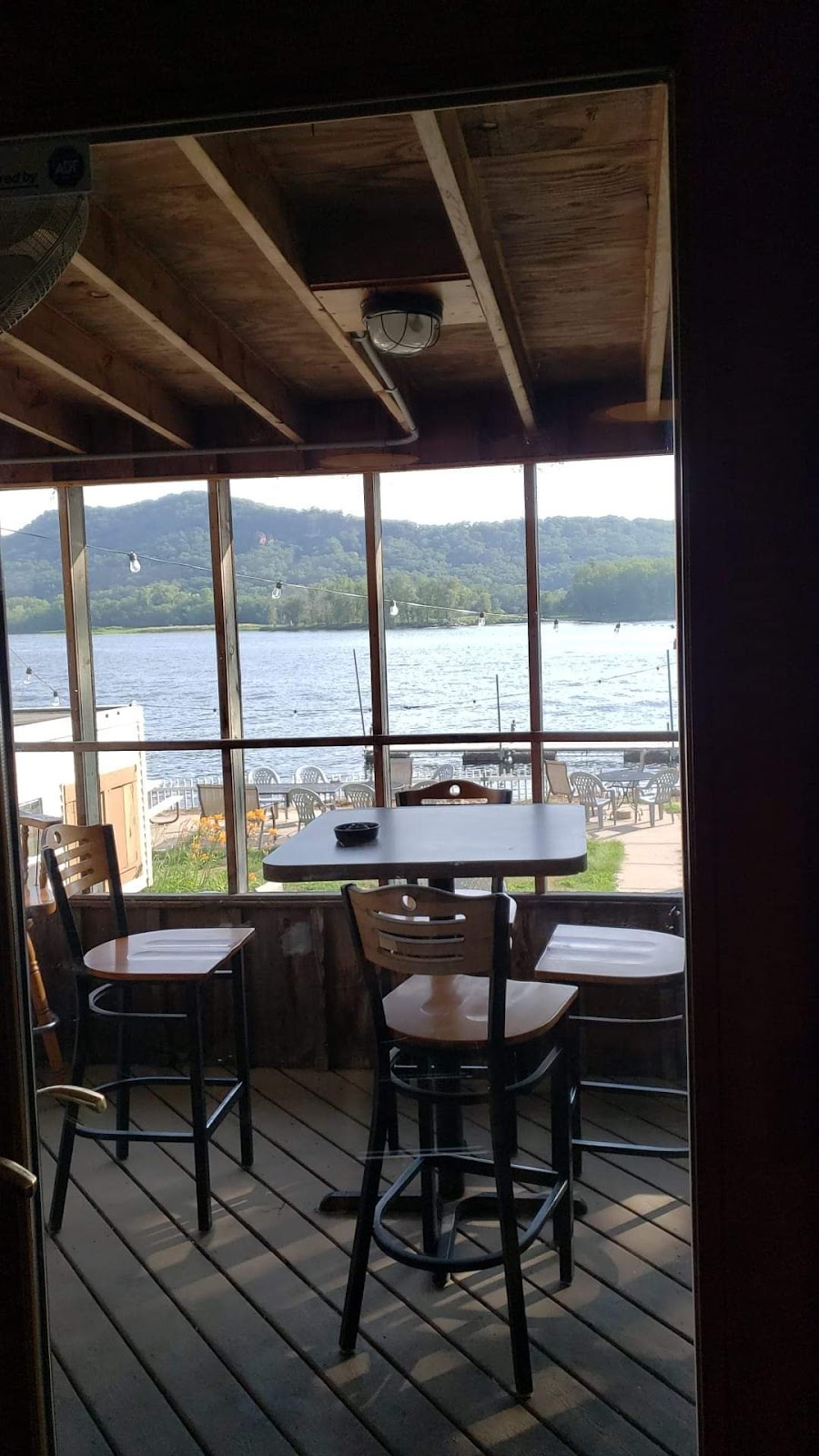 Cat Daddys Bar & Grill | restaurant | 23797 Lake Rd, Trempealeau, WI 54661, USA | 6085345238 OR +1 608-534-5238