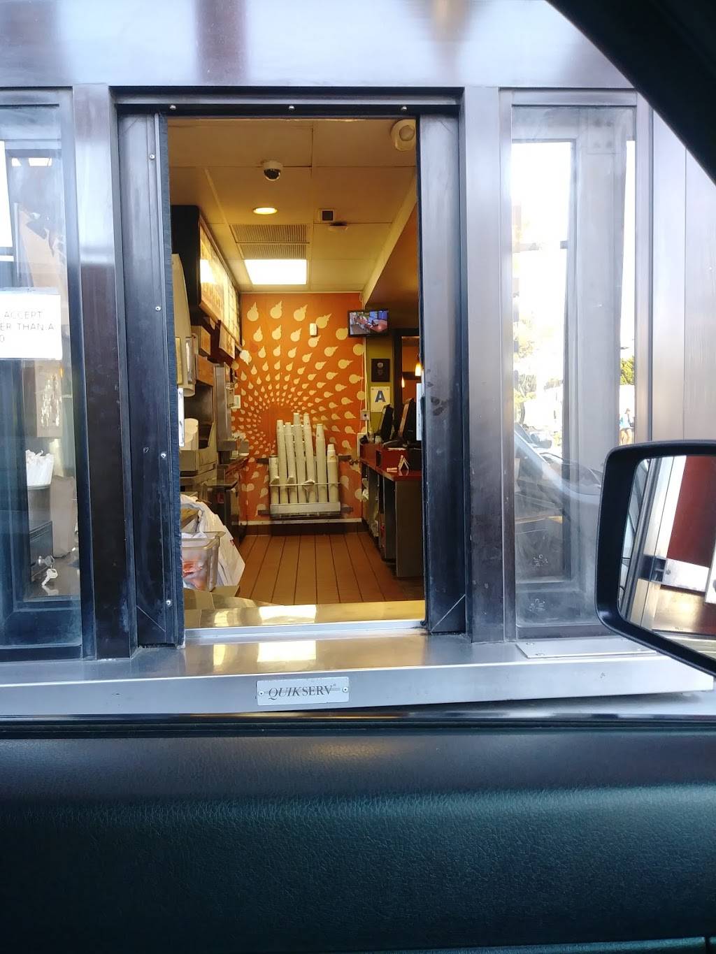 Jack in the Box | restaurant | 1905 Garnet Ave, San Diego, CA 92109, USA | 8582725712 OR +1 858-272-5712